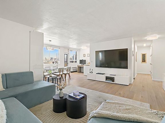 4th image of 100 Manhattan Ave APT 2012