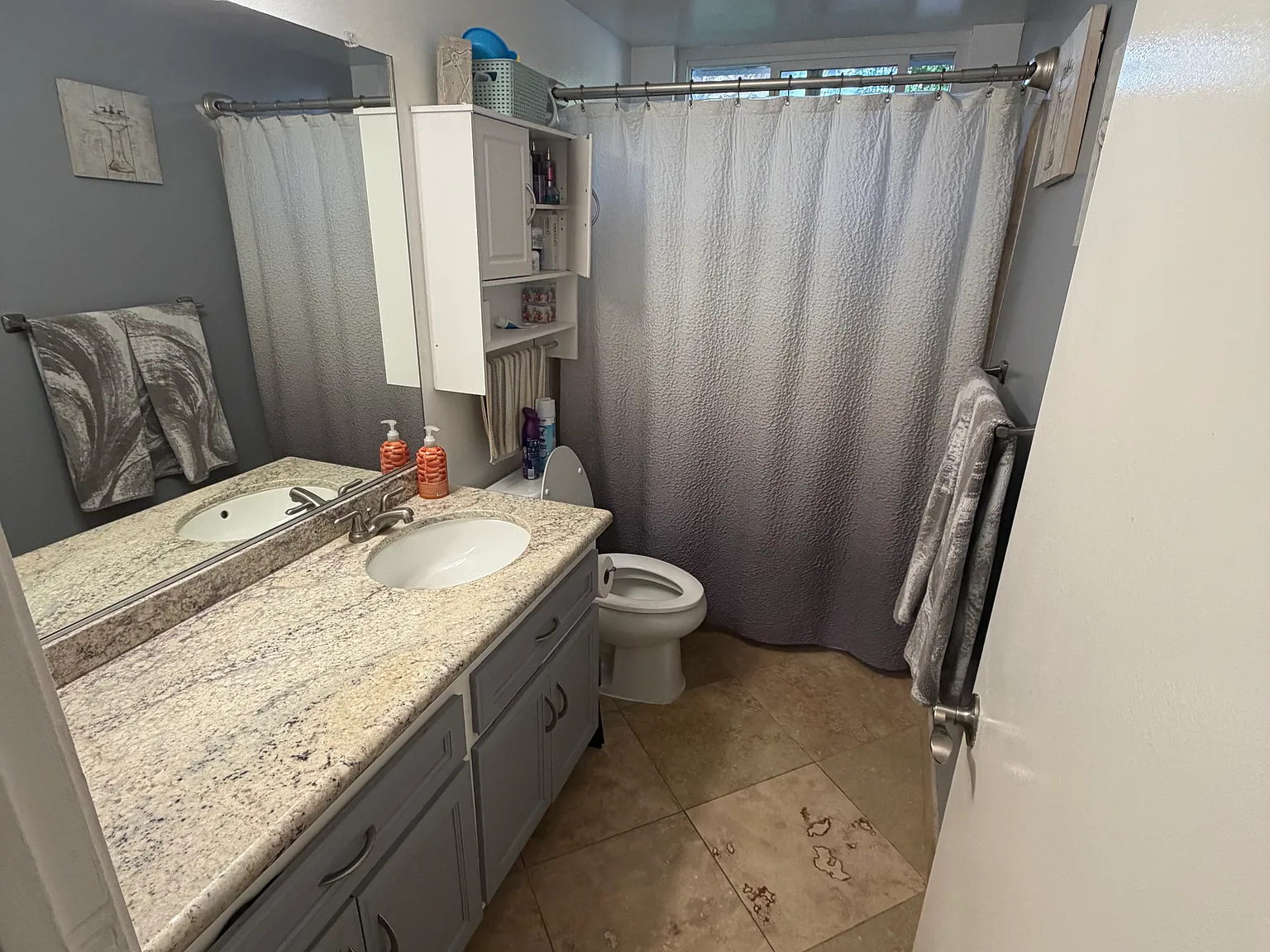 2805 Priscilla St — Photo 3