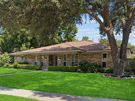 3rd image of 2829 Teakwood Ln