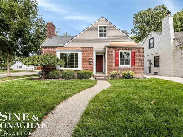 1466 Hampton Rd, Grosse Pointe Woods, MI 48236