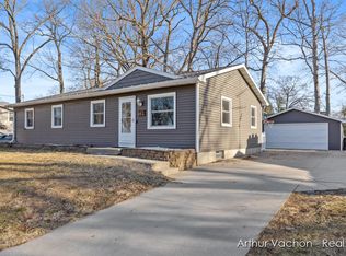 943 Slobey St SE, Kentwood, MI 49508