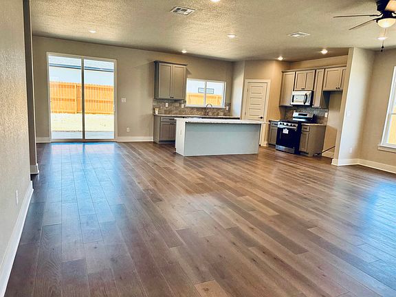 5th image of 15532 Greenhouse Way