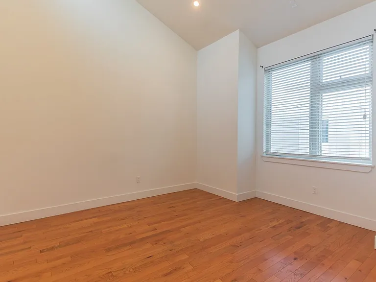 1535 Ogden St — Photo 12