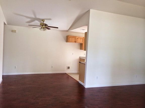 3rd image of 3708 Didcot Cir