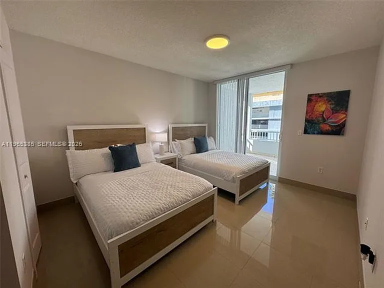 170 SE 14th St #1108 — Photo 11