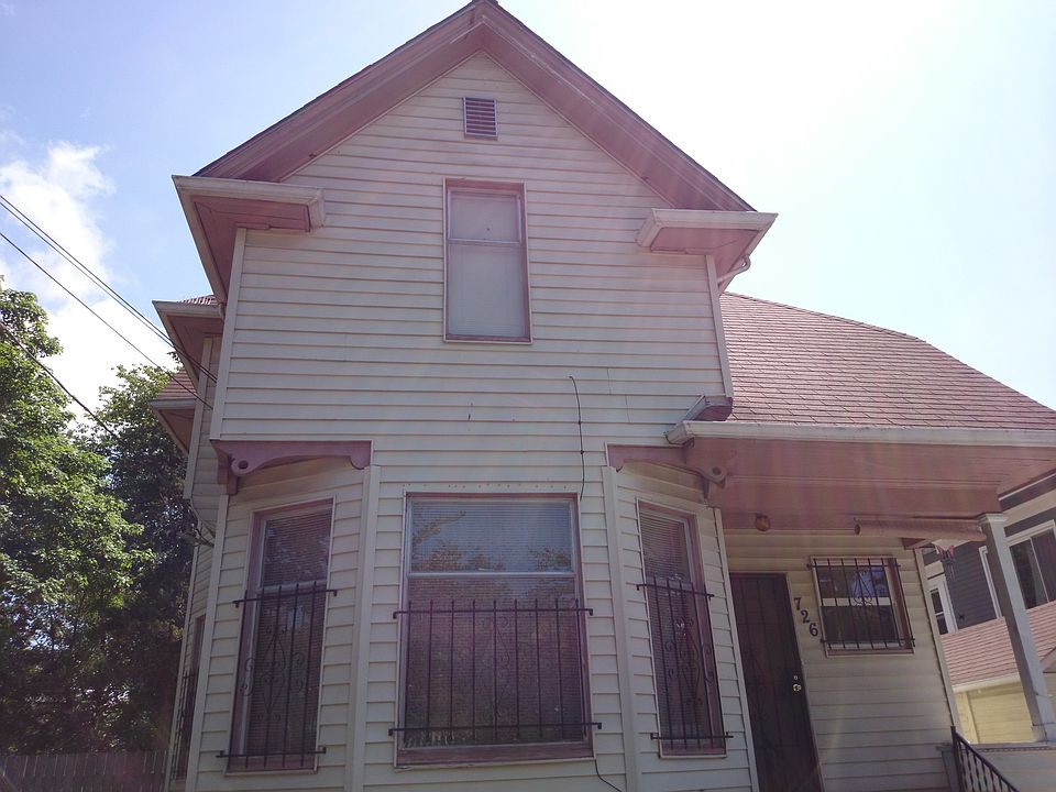 2nd image of 726 20th Ave
