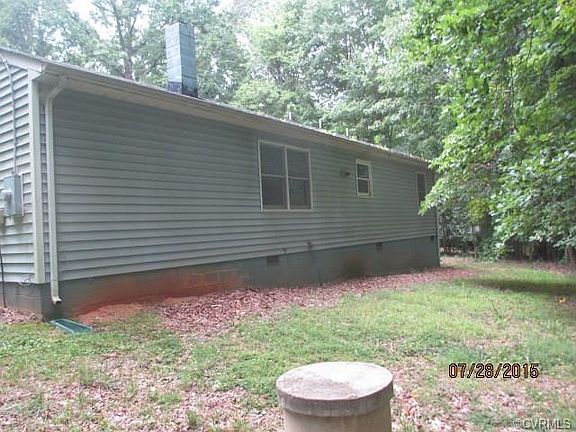 3rd image of 7711 Pine Ln