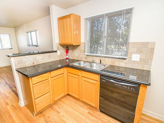3rd image of 3261 Saint Paul St
