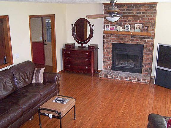 4th image of 113 Partridge Ct