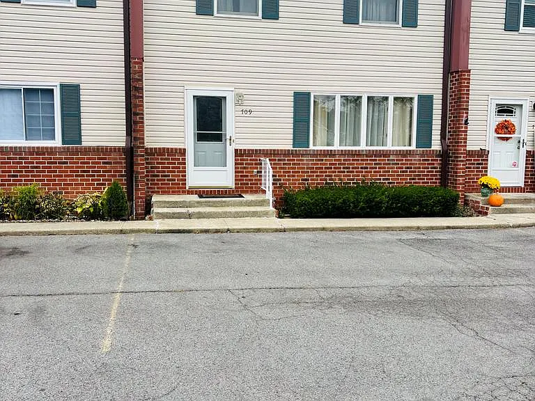 709 Chert Ln — Photo 1