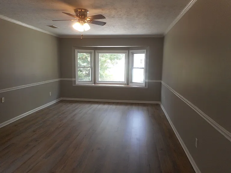 3010 Miranda Rd — Photo 10