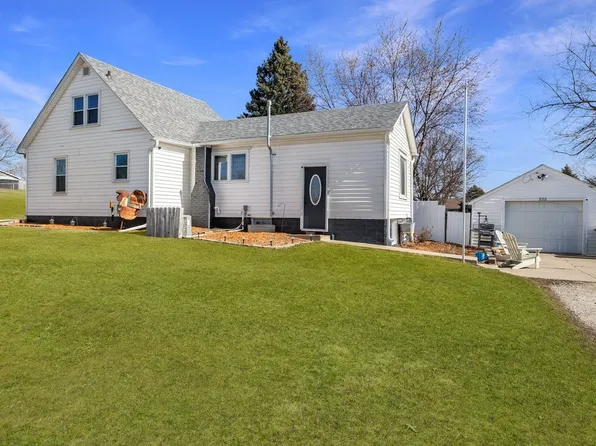 222 W Summit St, Winterset, IA 50273