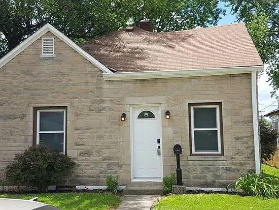 1734 N Oxford St photo 1