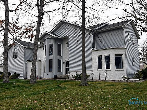 2nd image of 1907 Tanglewood Dr