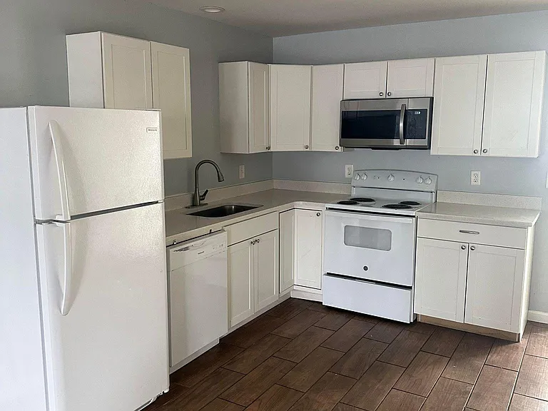 6101 Harvey St #23 — Photo 5