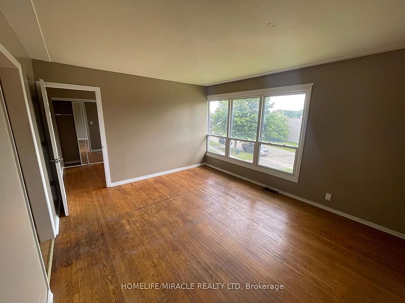 Kitchener Apartment for rent - 3 Bedrooms — photo 2