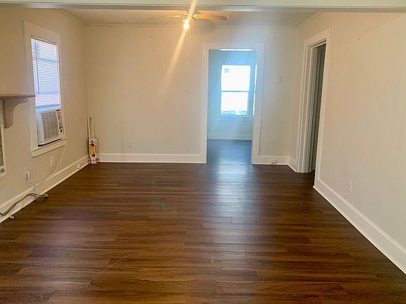3rd image of 204 W Foch St #329B02099