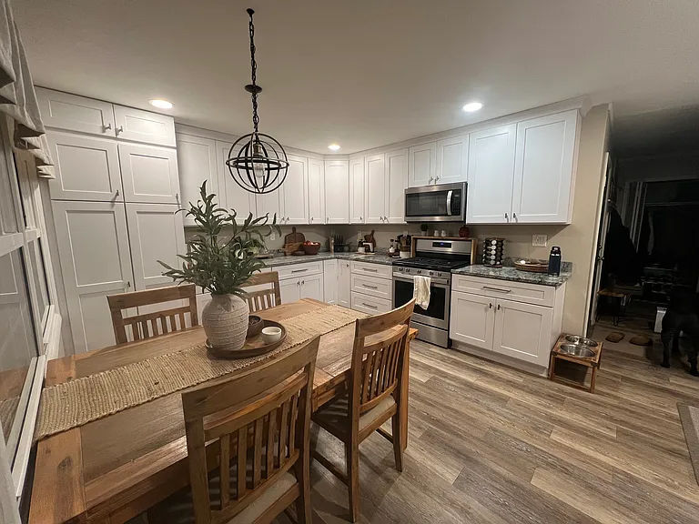 428 Lynn Dr — Photo 6