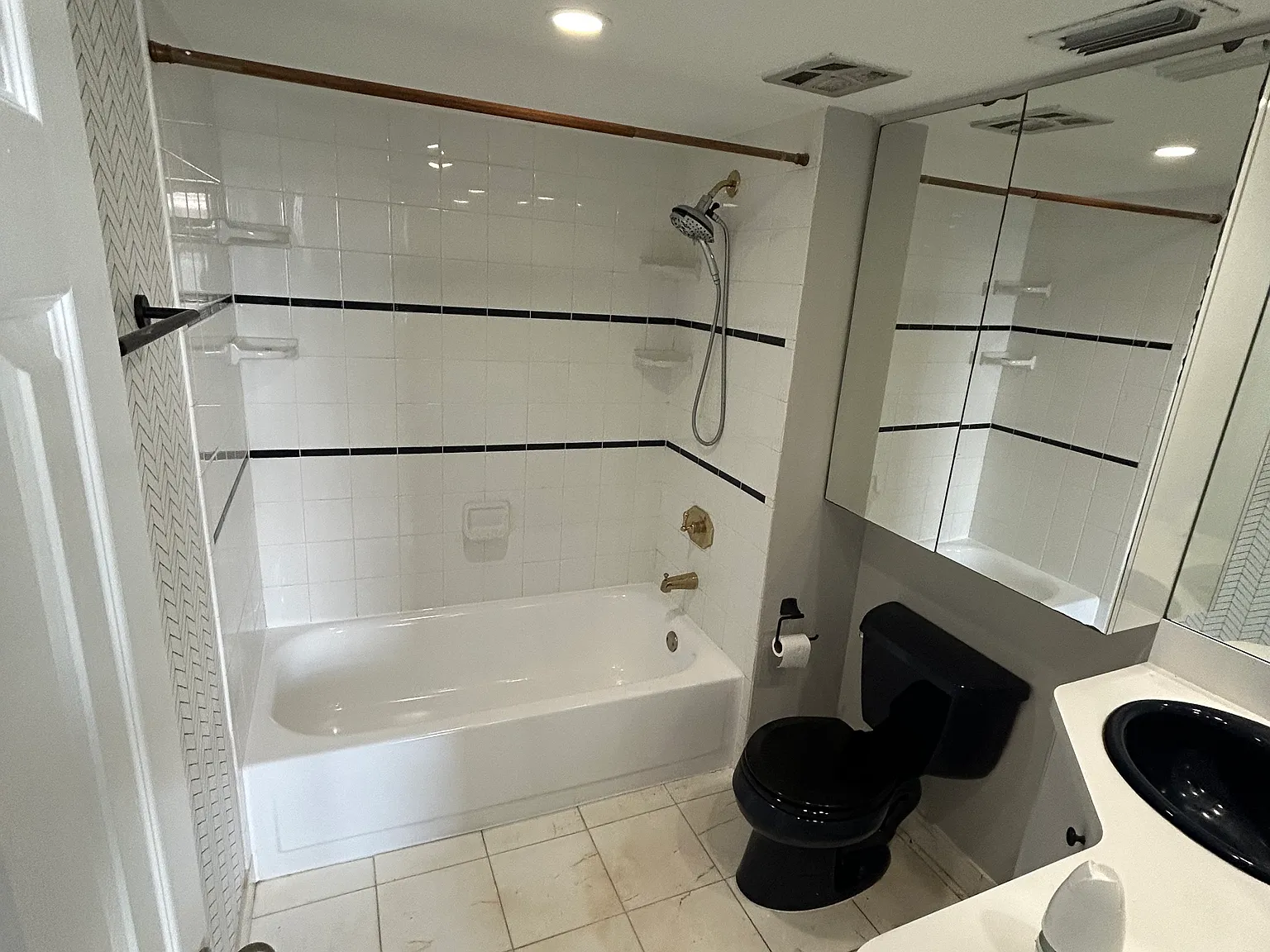 4501 NE 21st Ave — Photo 4