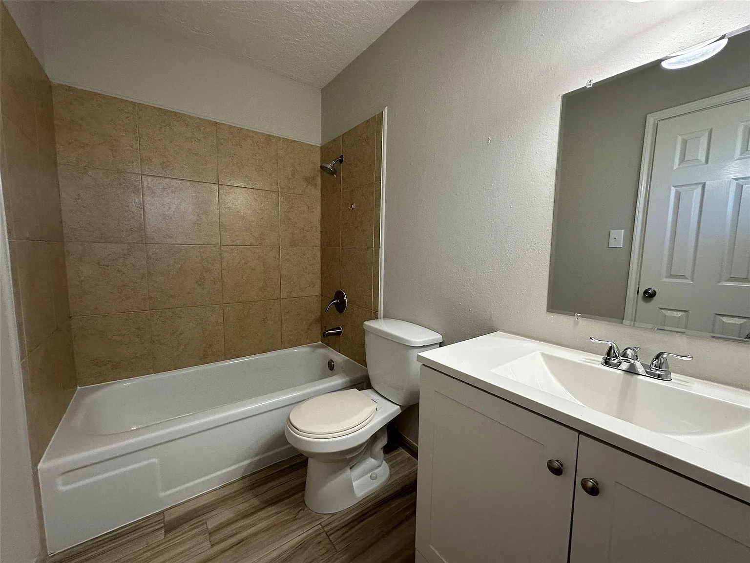 3 bed, 2.0 bath, $2,000 — Photo 3