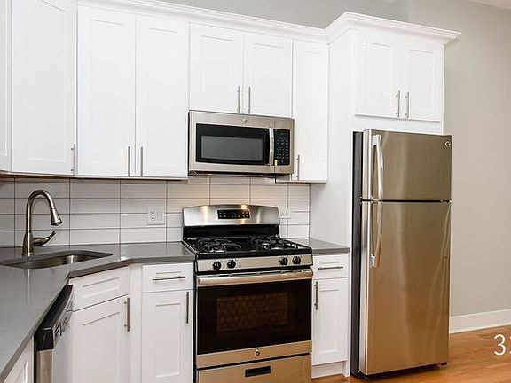 2nd image of 2125 W Chicago Ave #3R