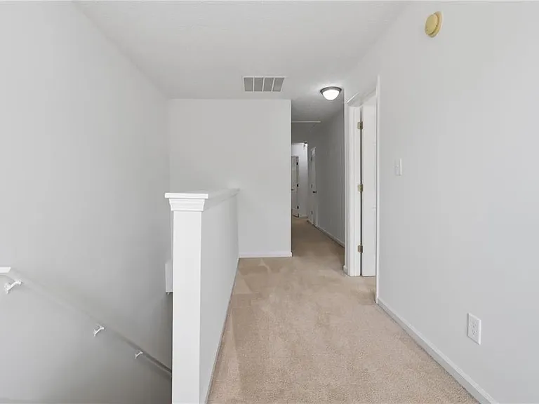 2915 Greyhawk Ln — Photo 14