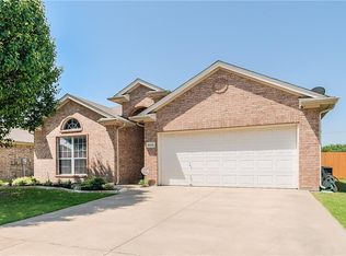 5905 Ozark Dr, Fort Worth, TX 76131