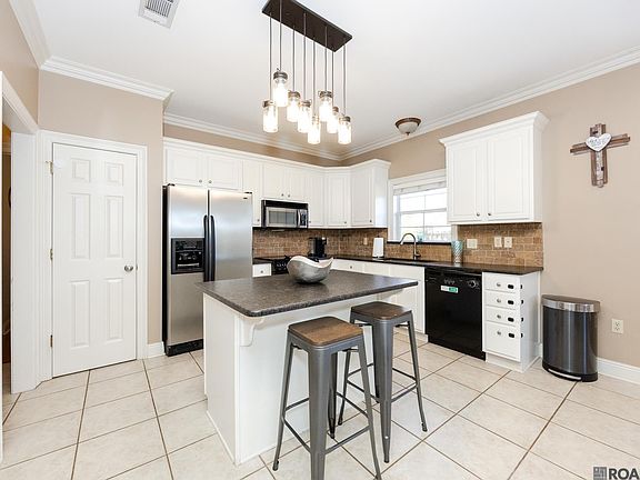 3rd image of 18377 Three Bars Dr