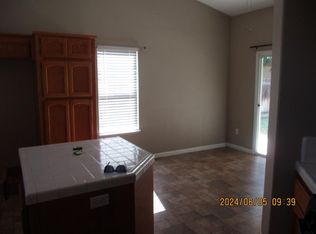 611 Granada Cir, Lemoore, CA 93245