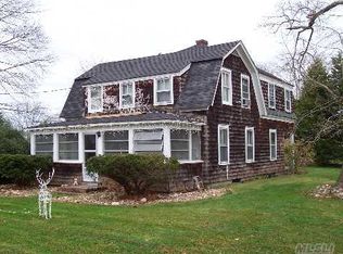 47 Pine St, East Moriches, NY 11940