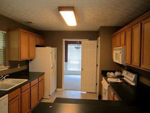 2nd image of 4248 Riviere Point