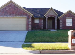 12120 SW 12th St, Yukon, OK 73099