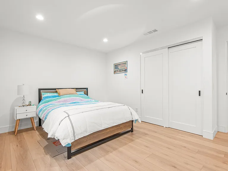3007 S Hobart Blvd — Photo 15