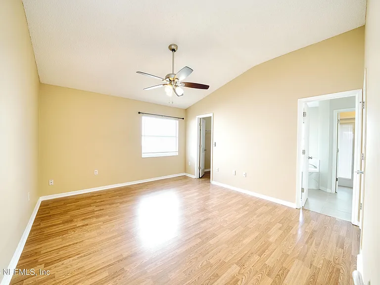 5628 Loma Vista Dr W — Photo 22