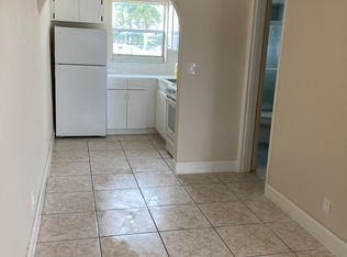 611 NE 5th St APT 9, Hallandale Beach, FL 33009