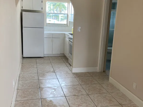 611 NE 5th St APT 4, Hallandale, FL 33009