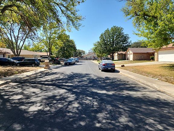 4th image of 8814 Timber Walk St