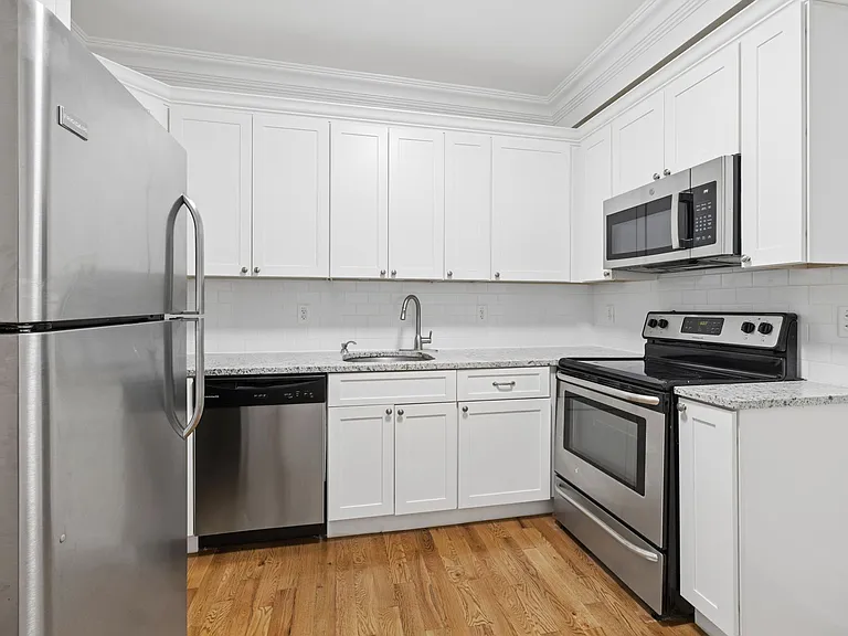 Ponciana Apartments: Contemporary Comfort and Affordable Luxury in North Bergen! — Photo 1