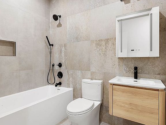 4th image of 1222 Putnam Ave #2B