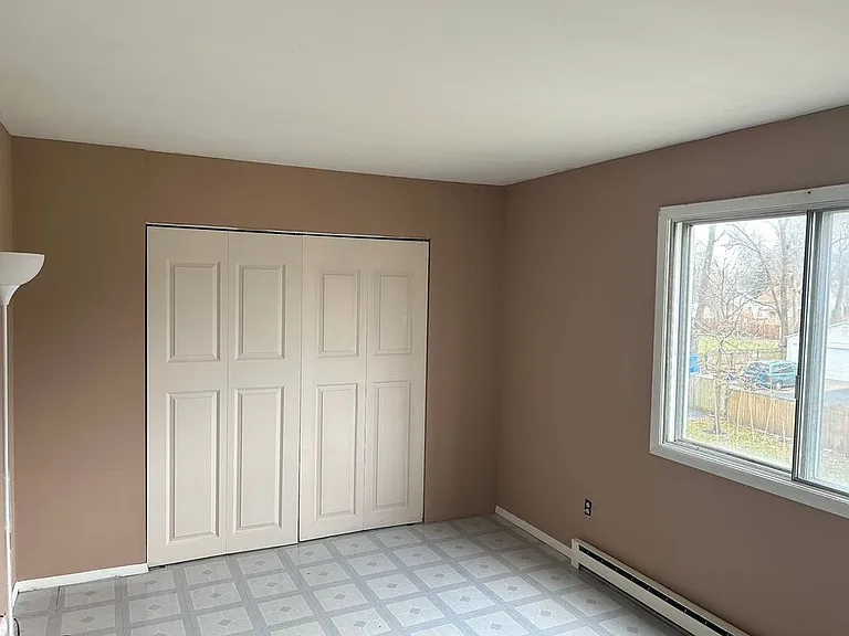 547 Ashland Ave — Photo 12