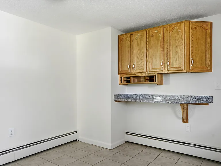 289 Derry Rd #B — Photo 6