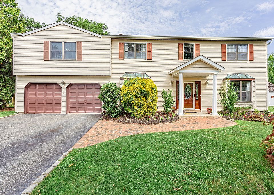 1st image of 6 Shetland Ln
