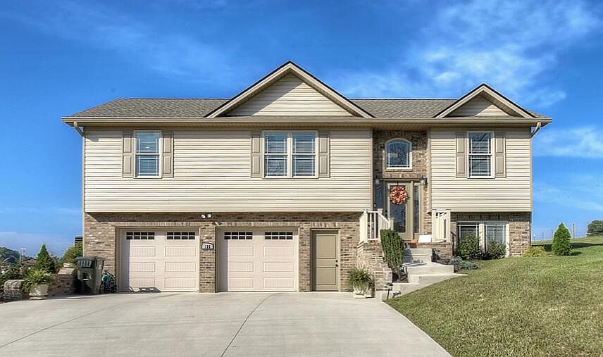 1st image of 125 Rogers Dr