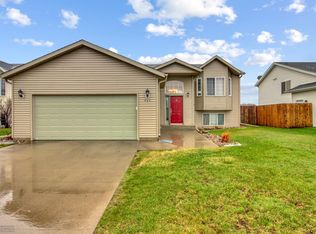 943 39 1/2 Ave W, West Fargo, ND 58078