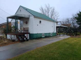 818 N 7th St, Sebewaing, MI 48759