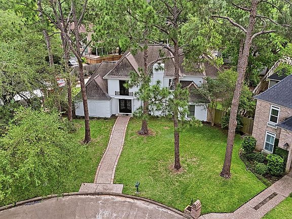 3rd image of 615 Brenwick Ct