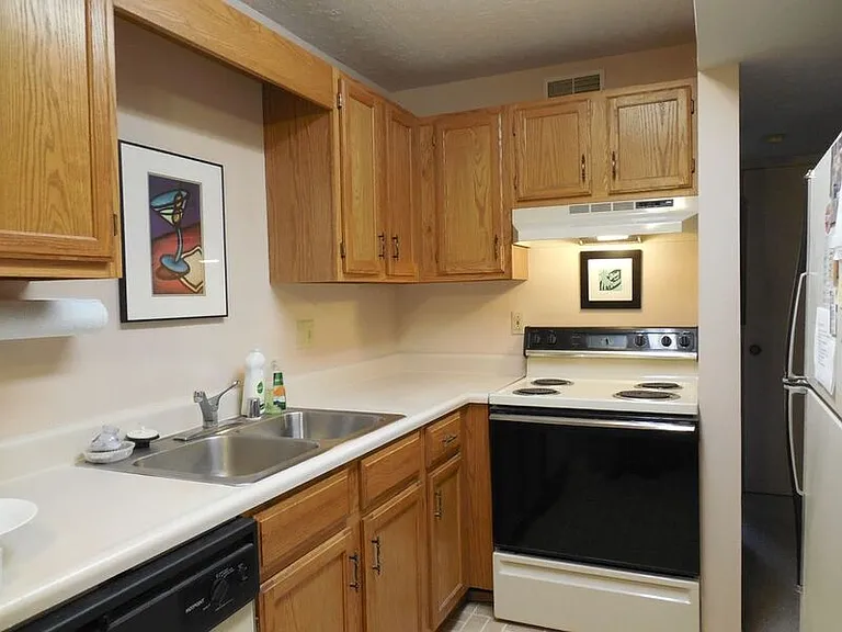 1021 Rhode Island St #8 — Photo 1