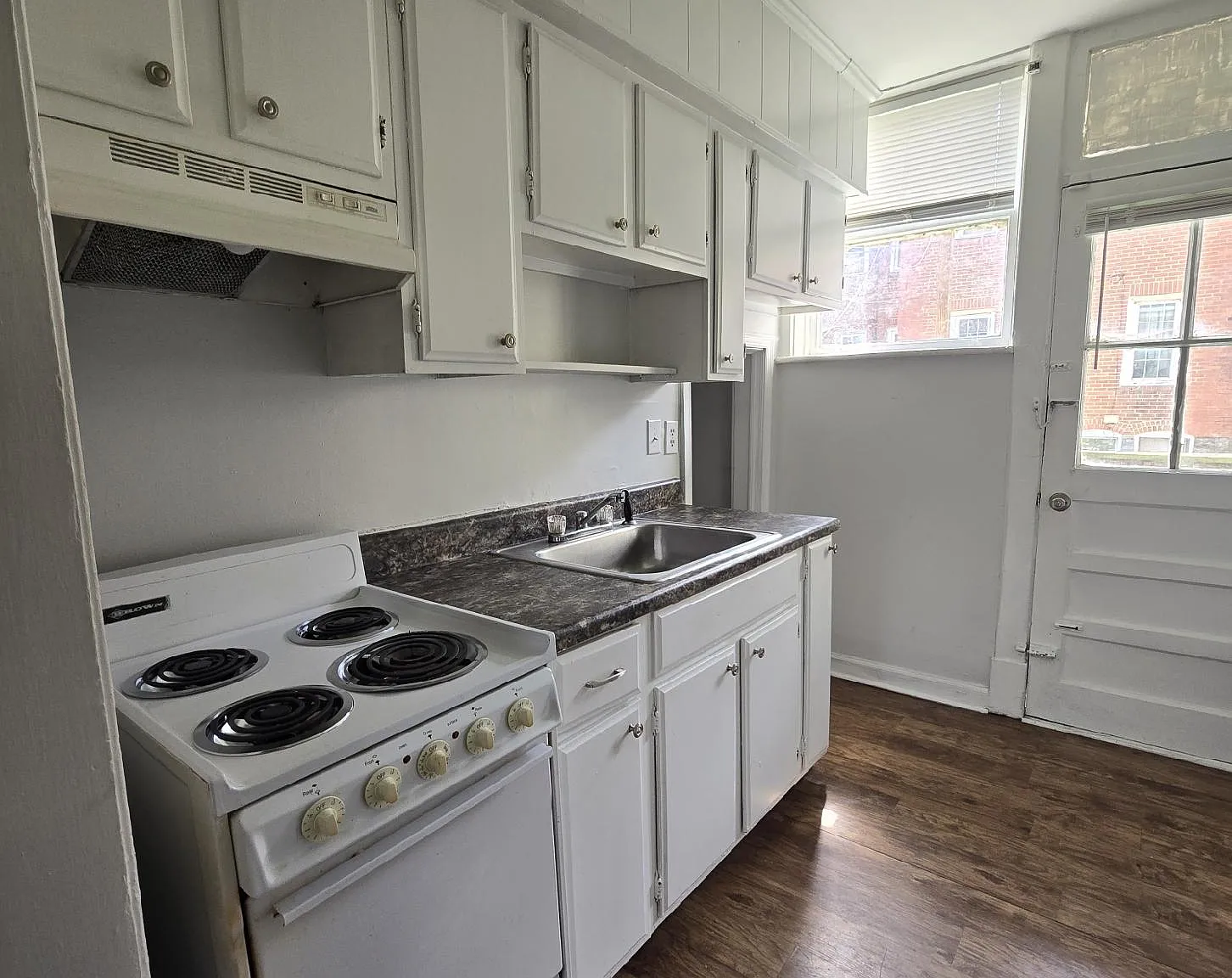 1 bed, 750 sqft, $895 — Photo 3