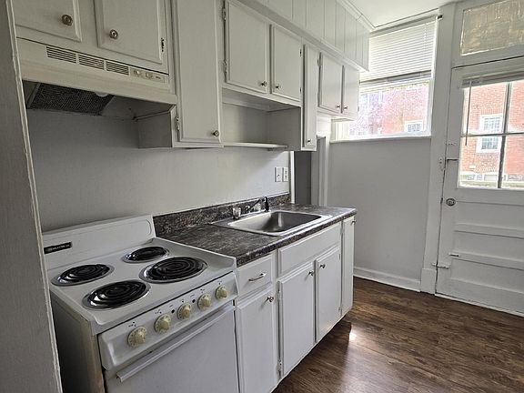 3rd image of 1022 Maplewood Ave #14