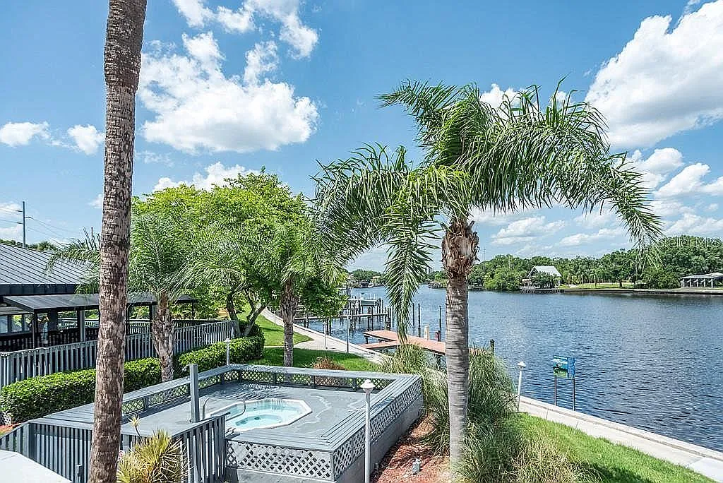 1 bed, 846 sqft, $1,795 — Photo 3
